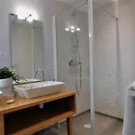 Des Augustins - Boutique - Restaurant Gastronomique Отель Сен-Сиприен