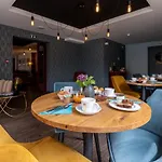Des Augustins - Boutique - Restaurant Gastronomique