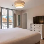 Des Augustins - Boutique - Restaurant Gastronomique 4* Сен-Сиприен